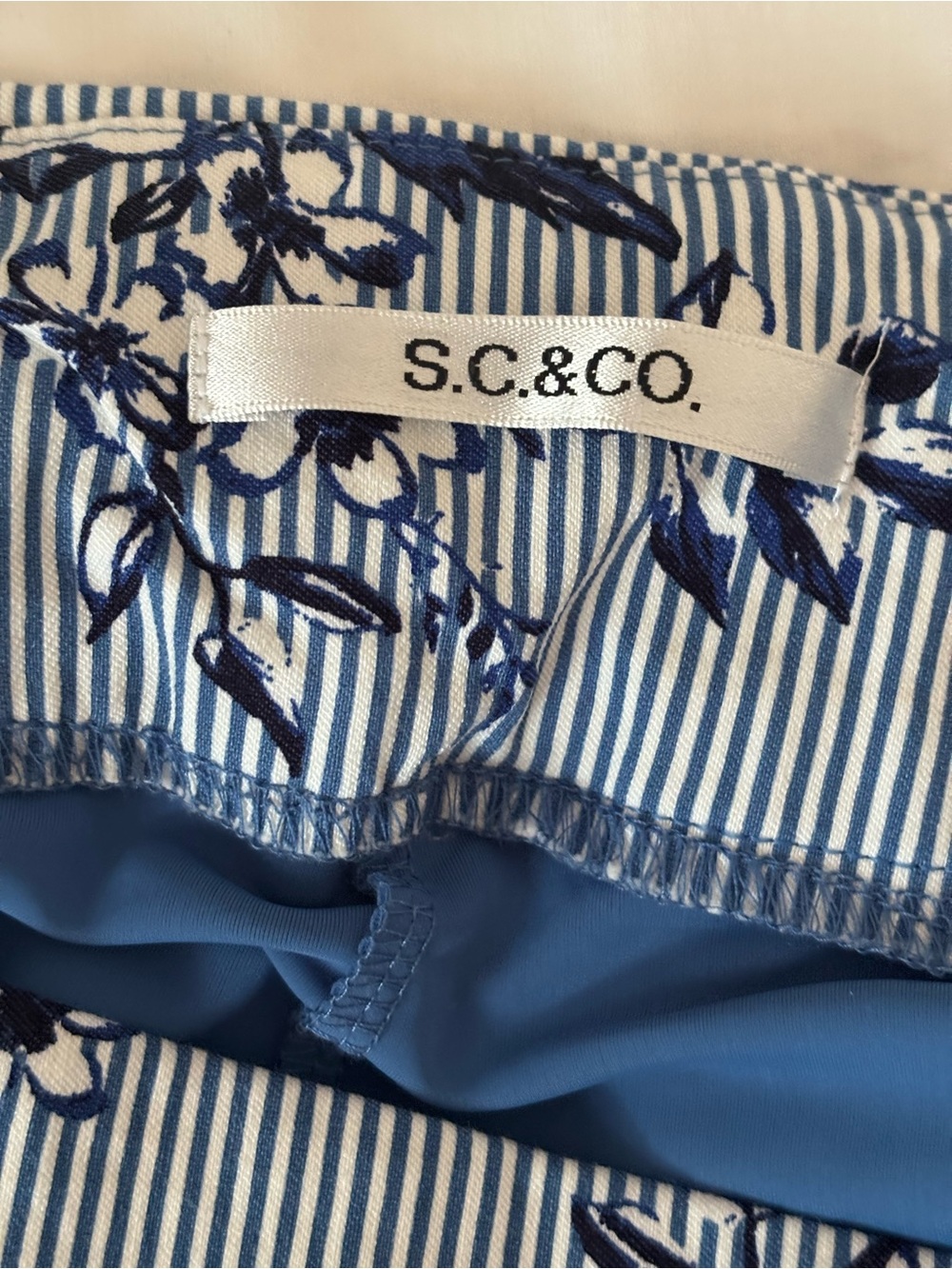 S.C. & Co. Blue and White Floral Print Skort Tummy Control - Picture 3 of 9
